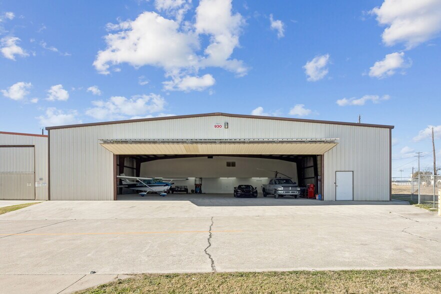 Primary Photo Of 930 Aviator Dr, Fort Worth Specialty For Sale