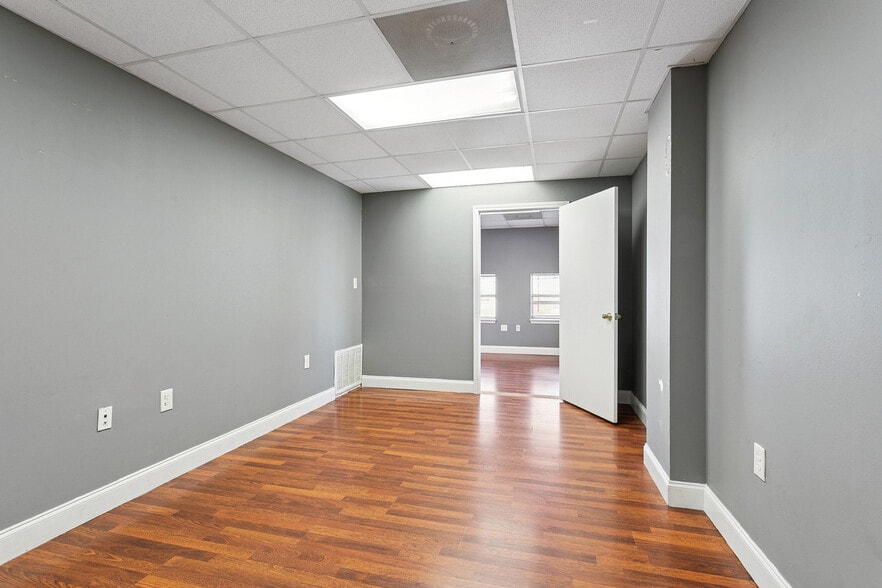 More Photos Of 201 23rd St, Kenner Warehouse For Sale
