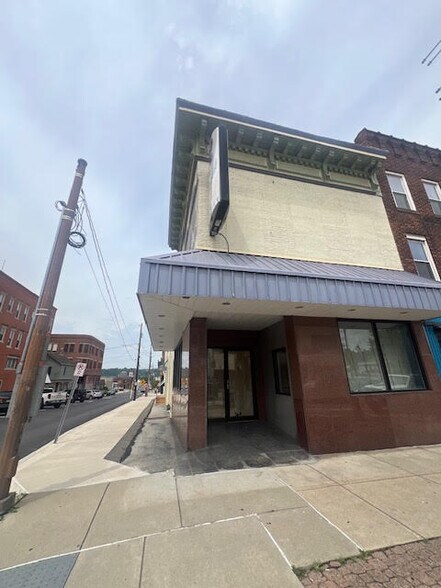 More Photos Of 136 N Main St, Butler Storefront Retail Office For Sale