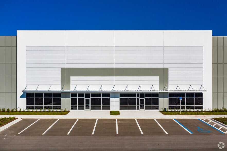 More Photos Of 12310 62nd St N, Largo Distribution For Lease