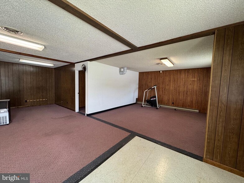 More Photos Of 260 School St, Romney Office For Lease