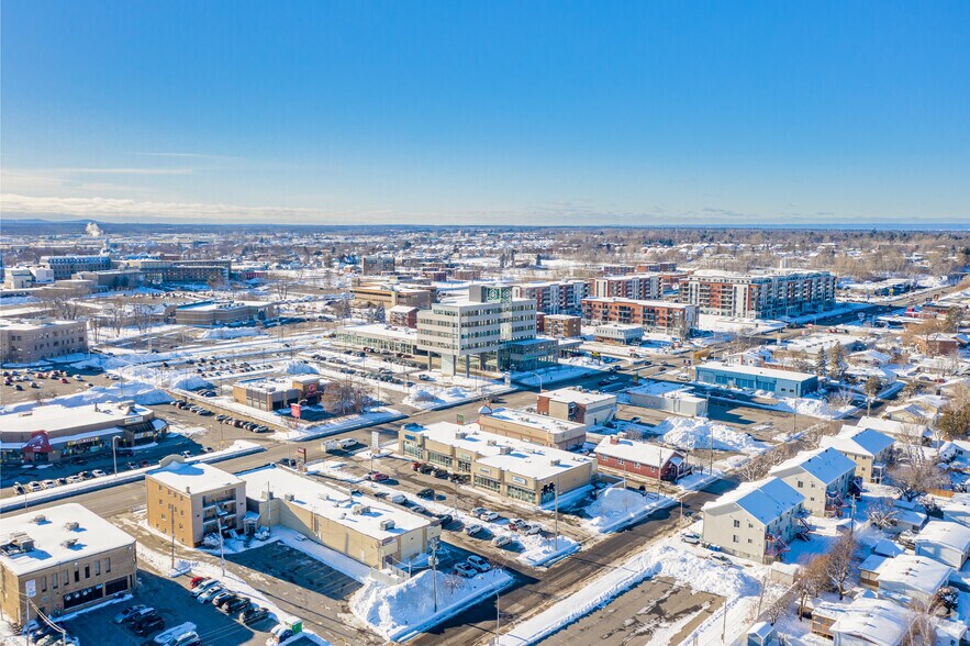 More Photos Of 201-217 Boul du Curé-Labelle, Sainte-Thérèse Office For Lease