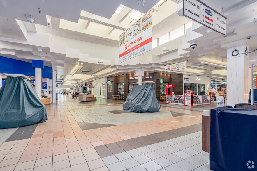 More Photos Of 2031 S Mooney Blvd, Visalia Unknown For Lease