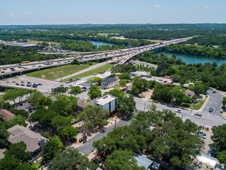 More Photos Of 2208 Lake Austin Blvd, Austin Office Residential For Sale