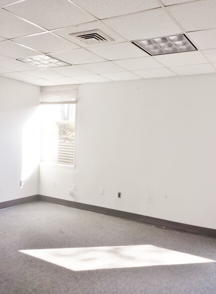 More Photos Of 207 E Holly Ave, Sterling Office For Lease