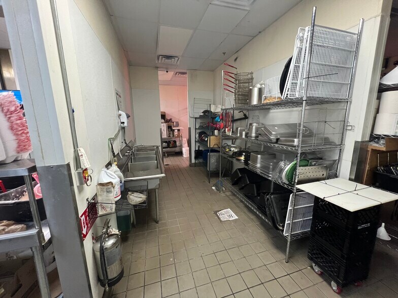 More Photos Of 7205 S Broadway Ave, Tyler Fast Food For Lease