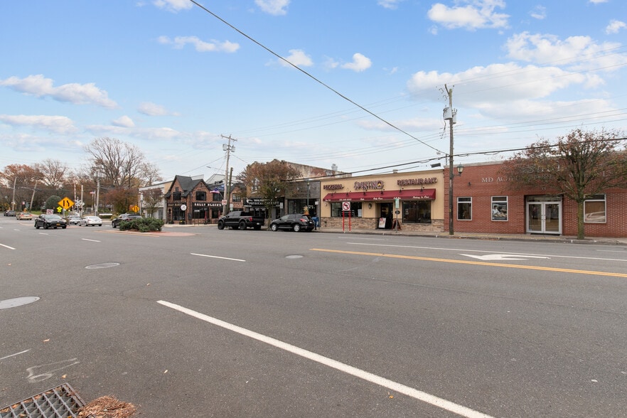 More Photos Of 27-29 Hillside Ave, Williston Park Storefront For Sale