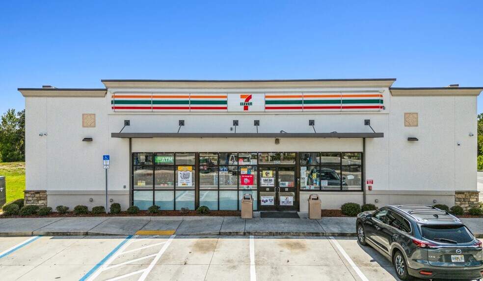 More Photos Of 3141 Ronald Reagan Pky, Davenport Service Station For Sale