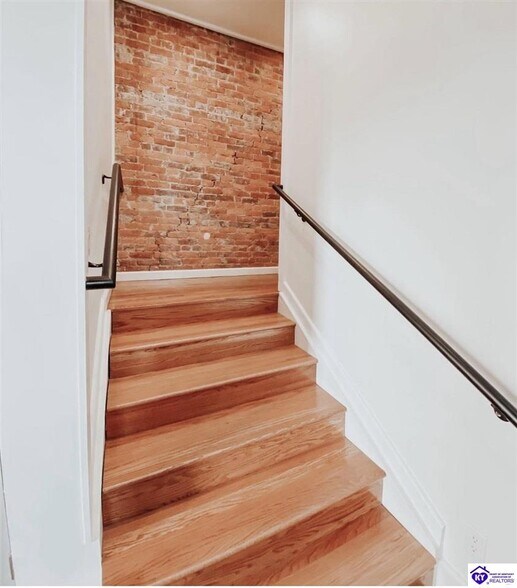 More Photos Of 130 E Main St, Campbellsville Storefront Retail Office For Sale