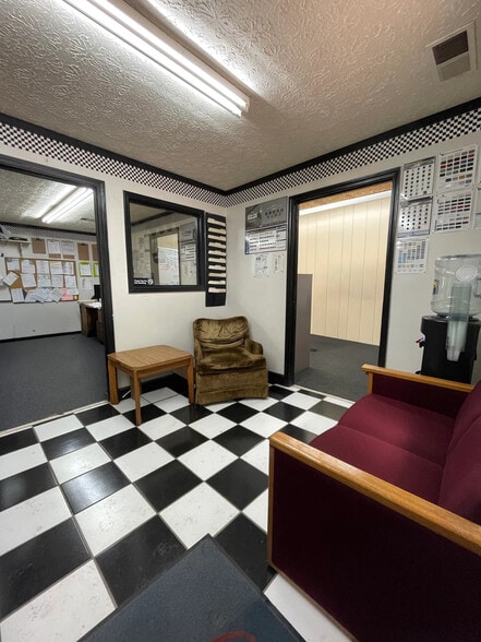 More Photos Of 2395 Highway 92, Acworth Warehouse For Sale