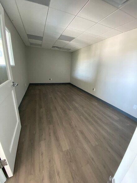 More Photos Of 8083 Vineyard Pky, Kalamazoo Freestanding For Lease