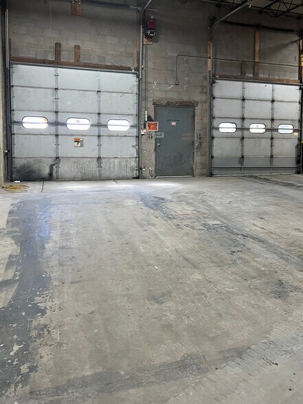 More Photos Of 1250 N Zane Ave, Golden Valley Manufacturing For Sale