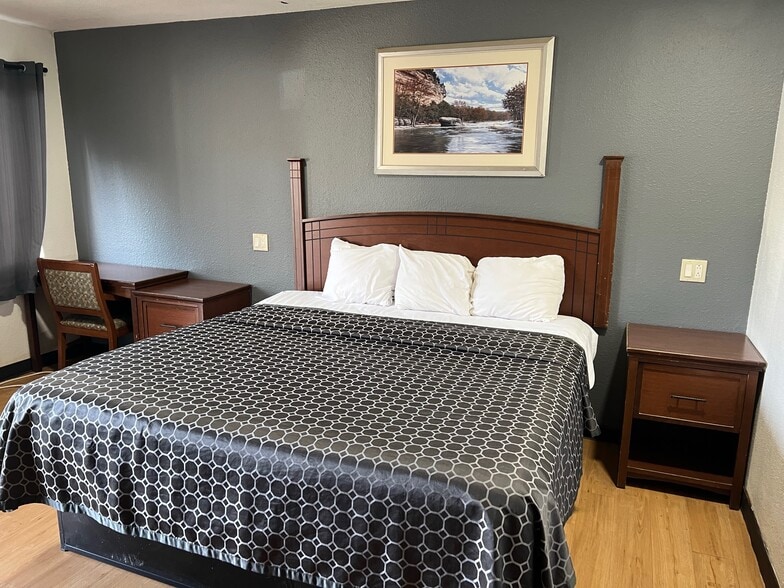 More Photos Of 910 Avenue Q, Lubbock Hotel For Sale