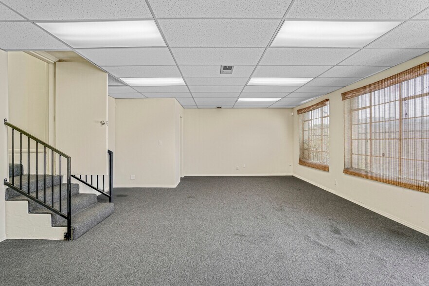 More Photos Of 4667 Rosecrans Ave, Hawthorne Light Manufacturing For Lease