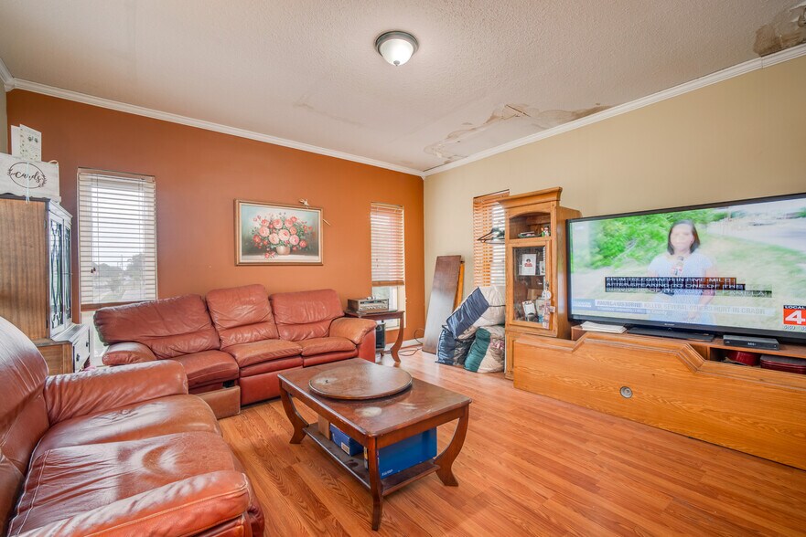 More Photos Of 20785 Orchard Lake Rd, Farmington Hills Warehouse For Sale