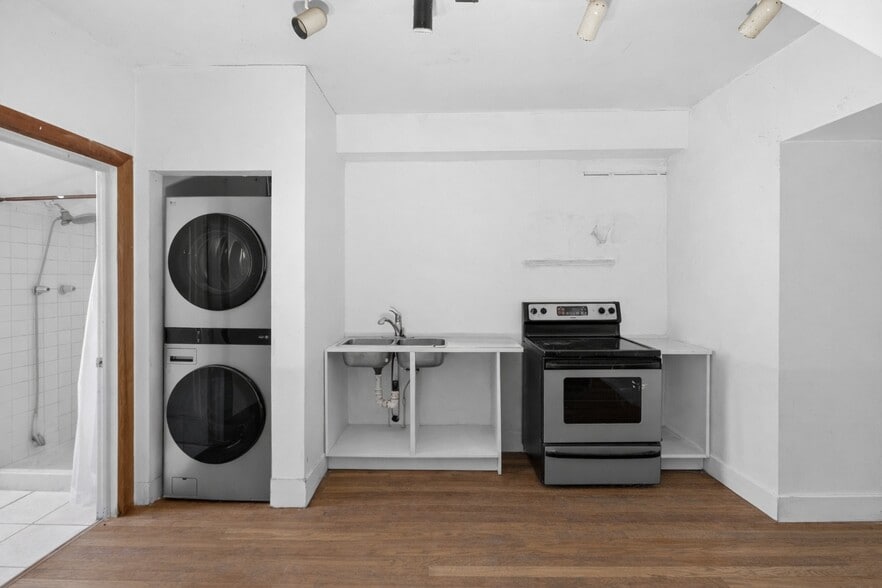 More Photos Of 916 Blagden Aly NW, Washington Flex For Sale