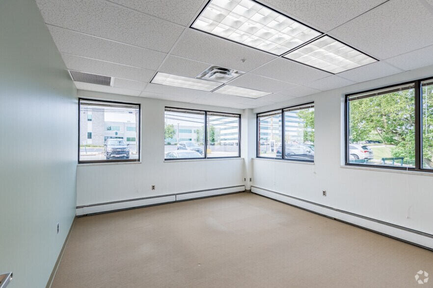 More Photos Of 3 Parkway Center, Pittsburgh Office For Sale