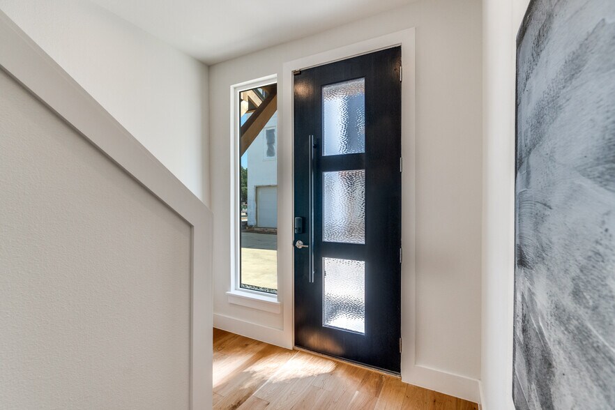 More Photos Of 3940 Spring Valley rd, Addison Multifamily For Sale