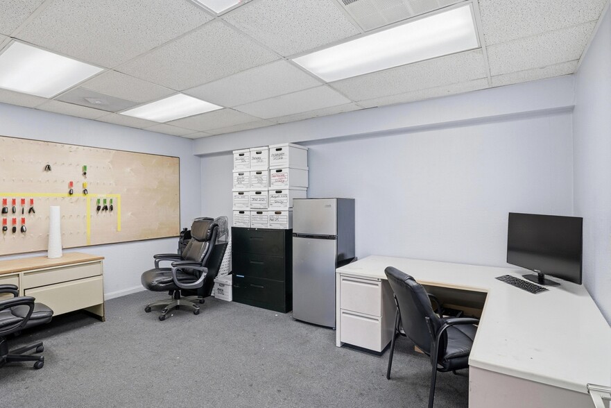 More Photos Of 325 W Dixon Blvd, Shelby Unknown For Lease