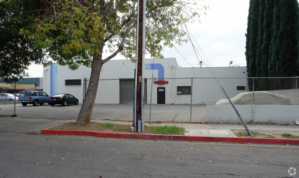 More Photos Of 14620 Novice St, Panorama City Warehouse For Sale