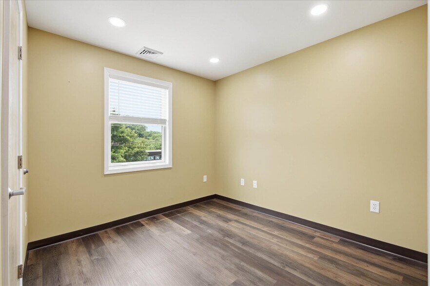 More Photos Of 641 S Prince St, Lancaster Storefront For Sale