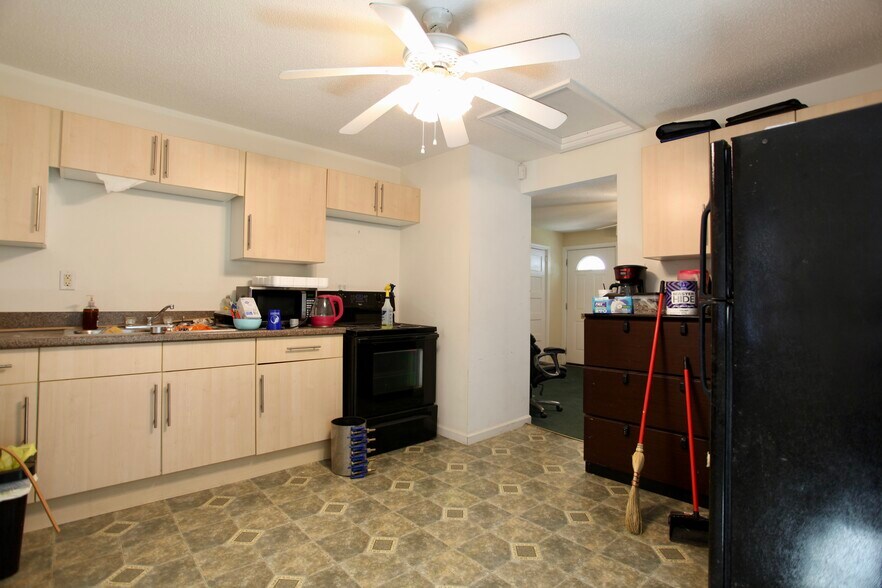 More Photos Of 381 McGill Ave NW, Concord Office For Sale