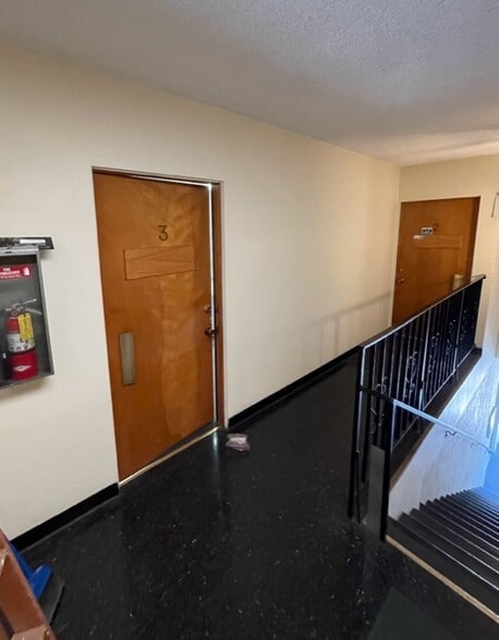 More Photos Of 5816 Lankershim Blvd, North Hollywood Office For Lease