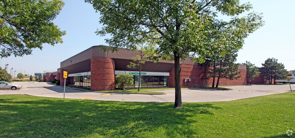 More Photos Of 1915 Clements Rd, Pickering Warehouse For Lease
