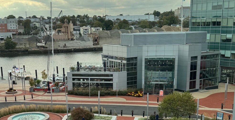 More Photos Of 15 Harbor Point Rd, Stamford Restaurant For Lease