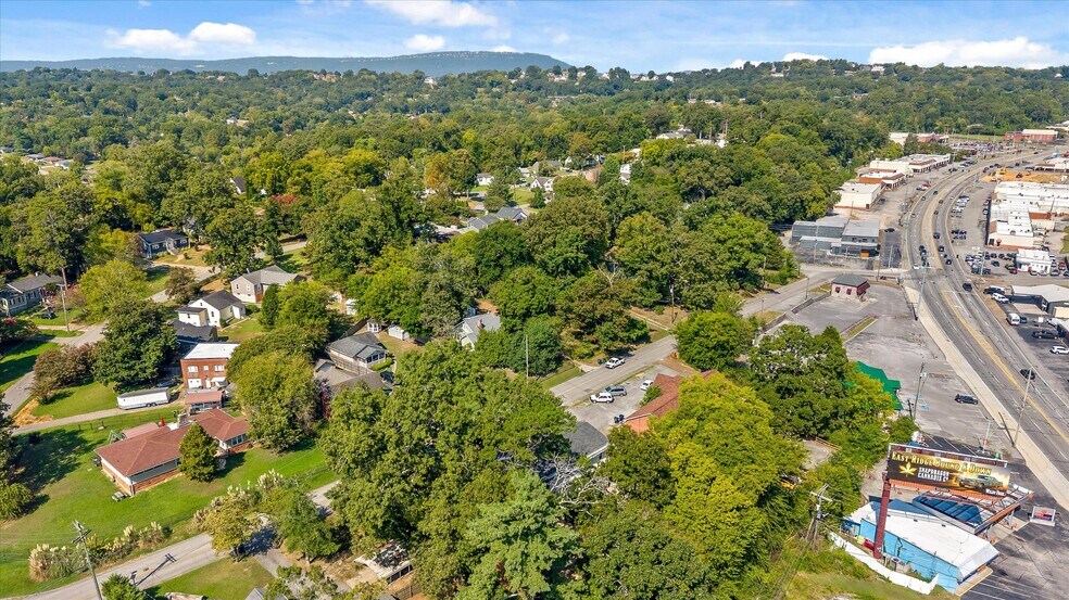 More Photos Of 1026 Greenslake Rd, East Ridge Apartments For Sale