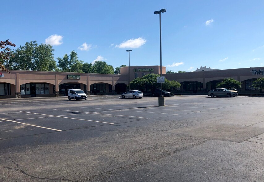 More Photos Of 510 N Cunningham Ave, Urbana General Retail For Lease