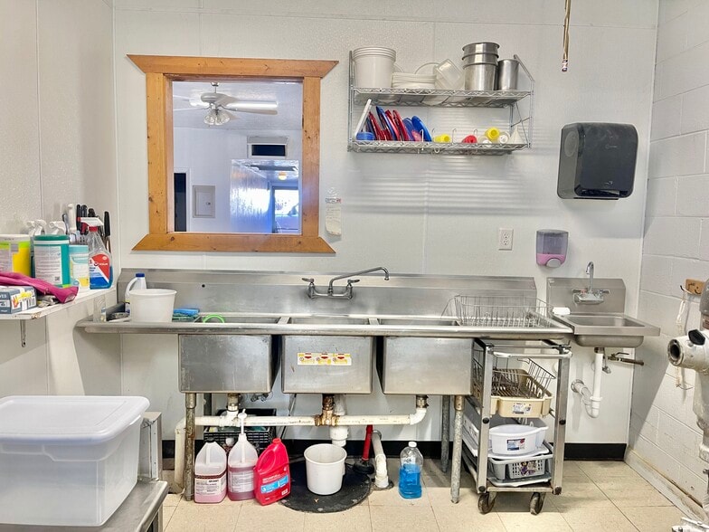 More Photos Of 156 S Main St, Monticello Restaurant For Sale