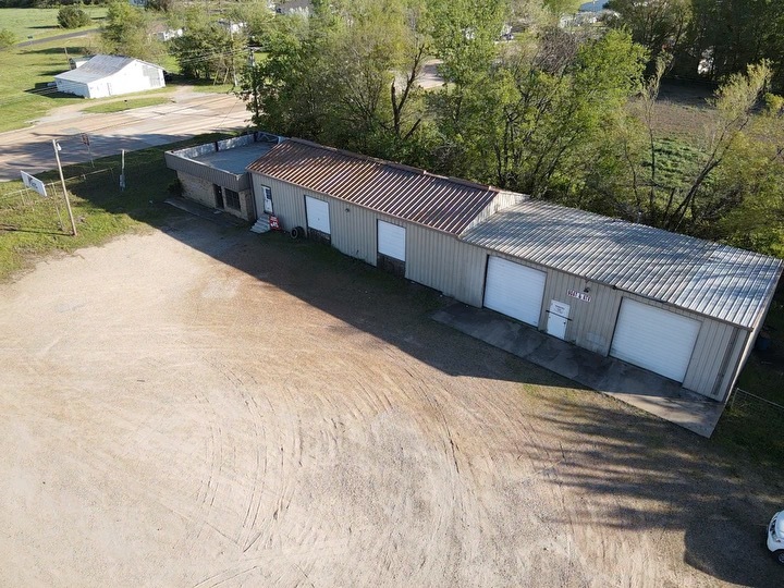 Primary Photo Of 2190 S Church St, Paris Industrial For Sale