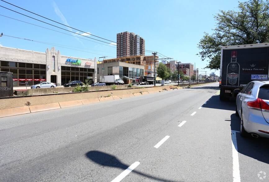 More Photos Of 1101-1113 Commonwealth Ave, Boston General Retail For Sale