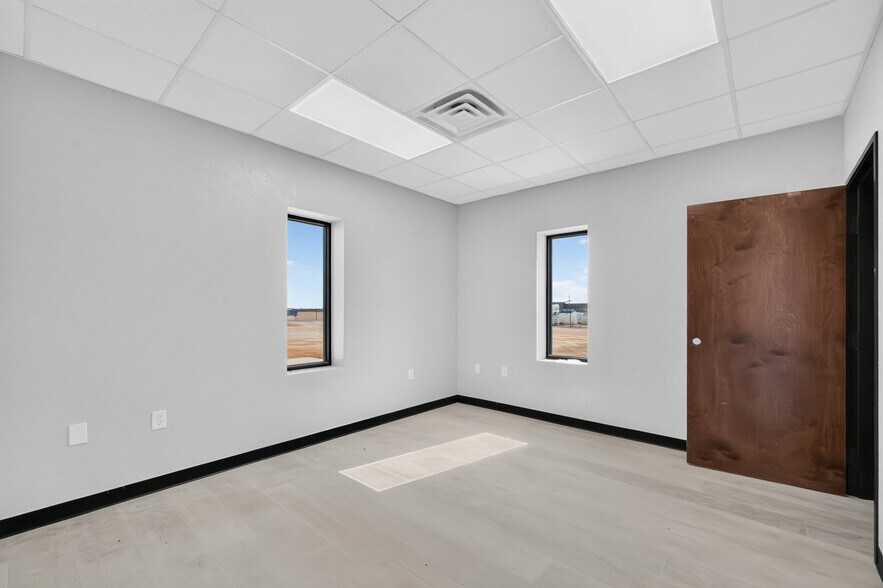 More Photos Of 16697 W Basin St, Odessa Industrial For Lease