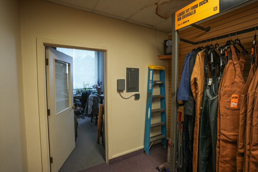 More Photos Of 418 Delaware Ave, Palmerton Storefront For Sale