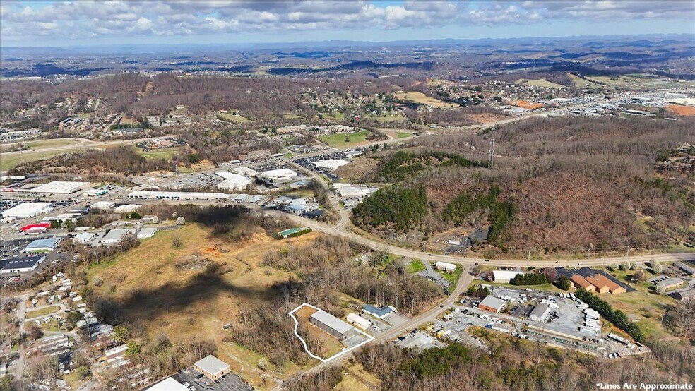 More Photos Of 309 E Springbrook Dr, Johnson City Flex For Lease