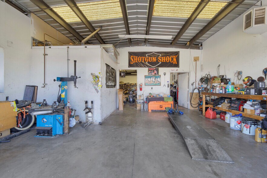 More Photos Of 2842-2846 N 1st Ave, Tucson Auto Repair For Sale