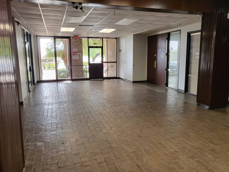 More Photos Of 7400 Harwin Dr, Houston Office For Lease
