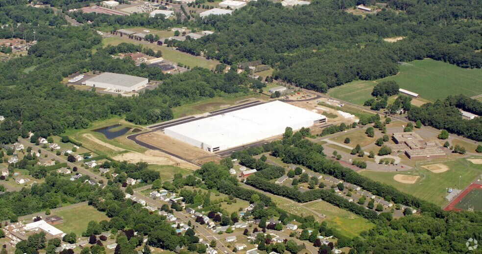 More Photos Of 113 N Maple St, Enfield Distribution For Lease