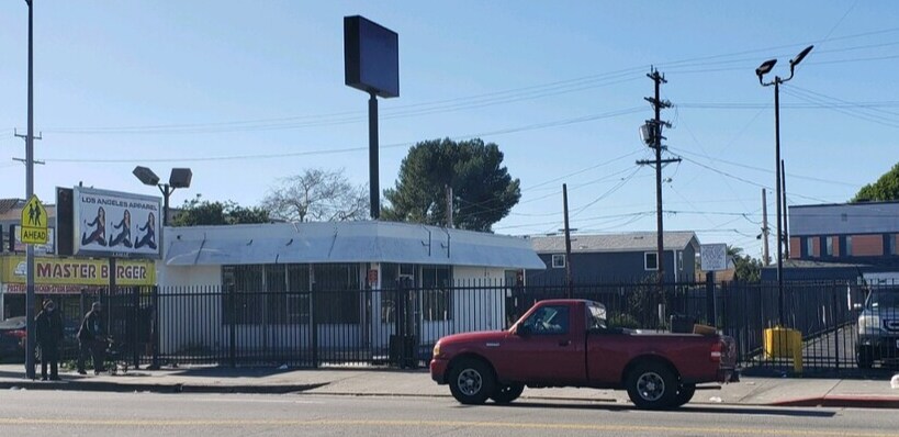 More Photos Of 4417 S Western Ave, Los Angeles Freestanding For Sale