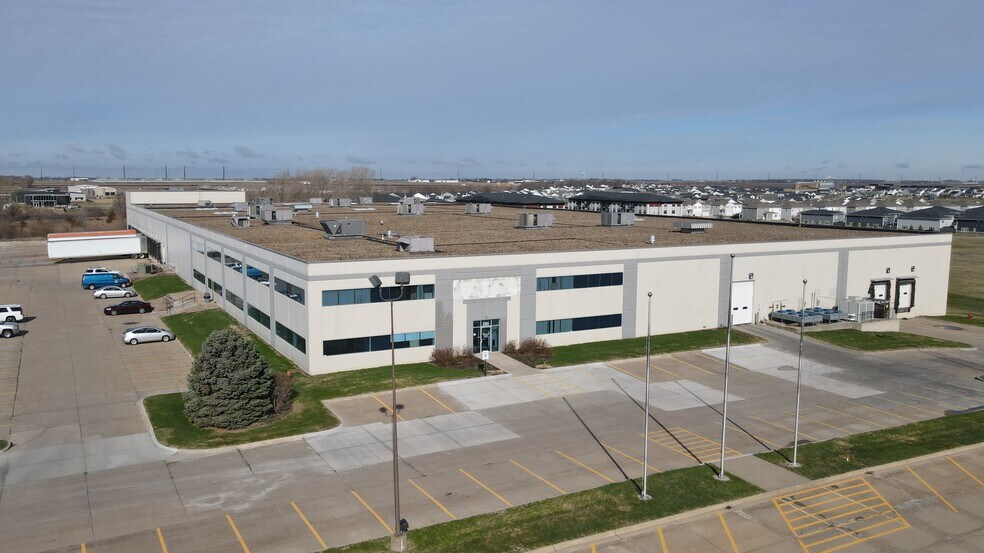 More Photos Of 250 NW 10th St, Waukee Warehouse For Sale