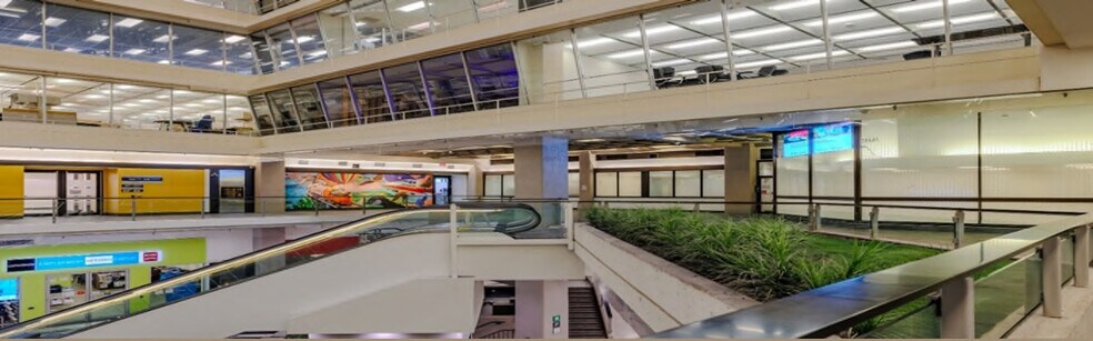 More Photos Of 100, 110, and 120 King St W, Hamilton Unknown For Lease