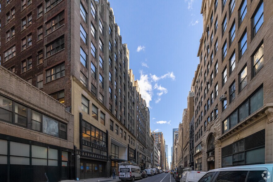 More Photos Of 247 W 30th St, New York Office For Lease