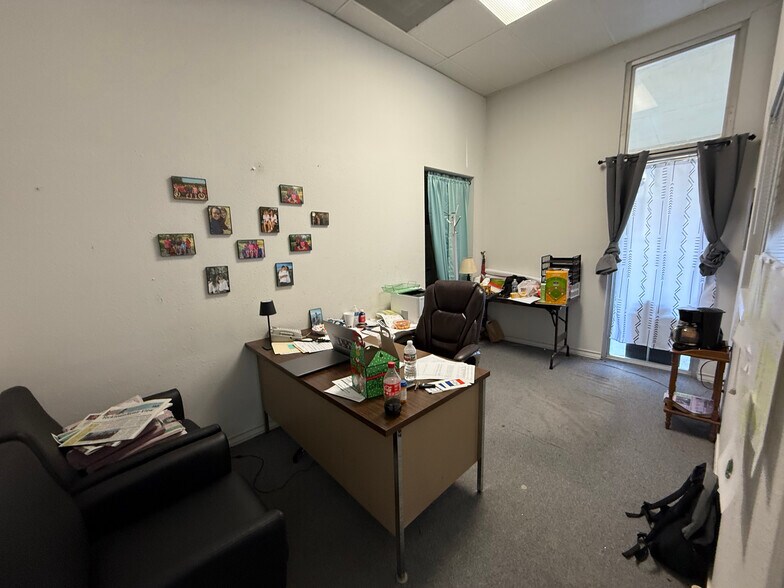 More Photos Of 119 E Main St, Cuero General Retail For Sale