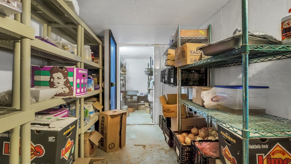 More Photos Of 2220 N University Dr, Fort Lauderdale Restaurant For Sale