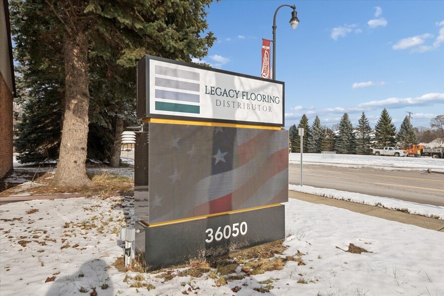 More Photos Of 36050 Goddard Rd, Romulus Auto Repair For Sale