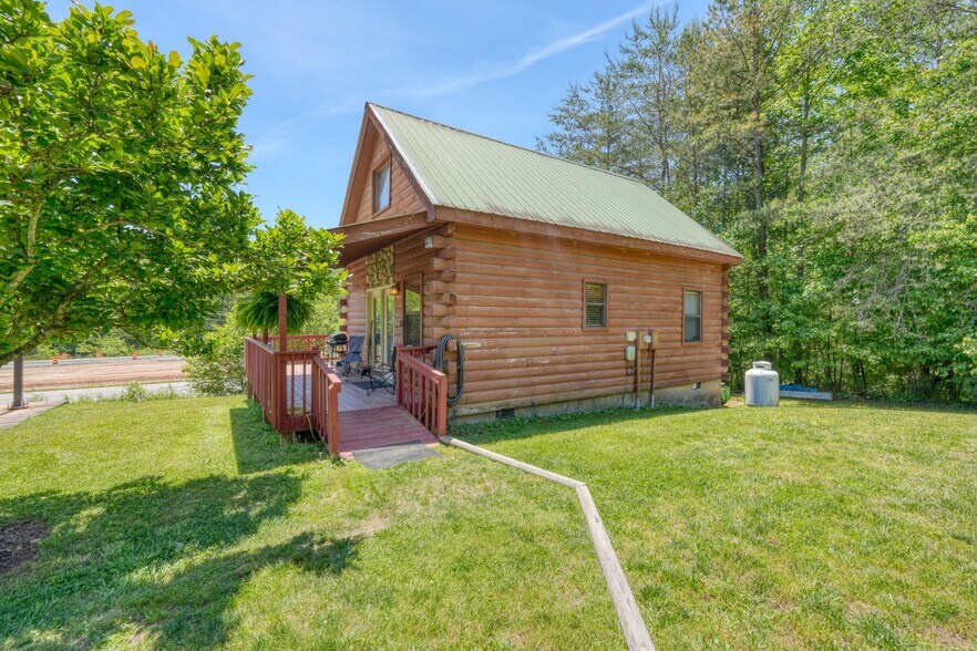 More Photos Of 23 & 60 Greenbriar Hwy, Blairsville Office For Sale