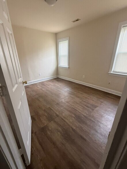 More Photos Of 2801 Jasper St SE, Washington Apartments For Sale