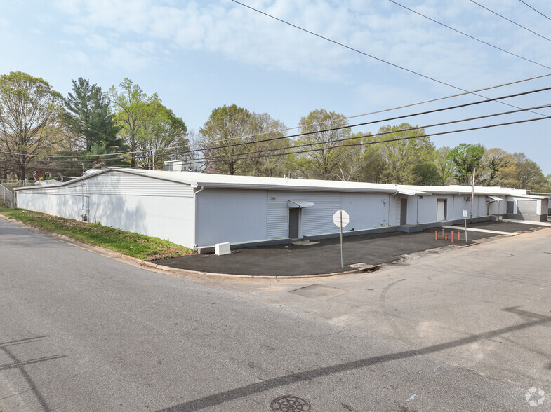 Primary Photo Of 600 Park Dr, Statesville Warehouse For Sale